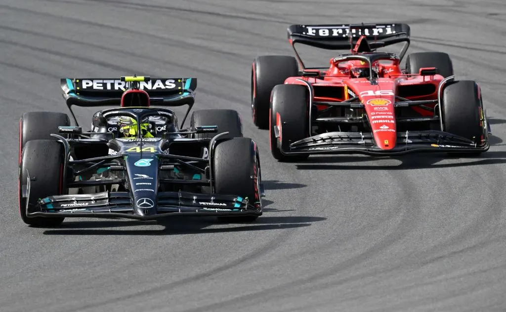Villeneuve antecipa disputa entre Mercedes e Ferrari: "Sem dada a perder"