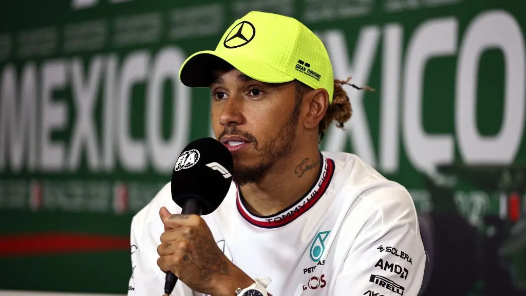 Hamilton busca novos horizontes na Ferrari apÃ³s desacordo com Mercedes