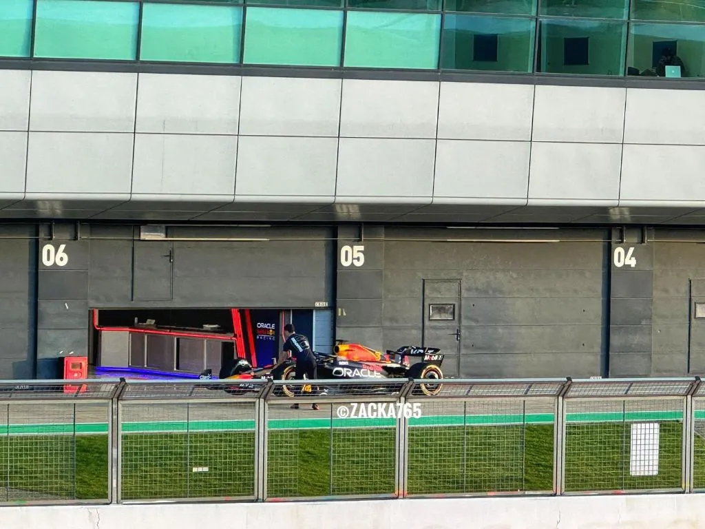 Vazamento de design? RB20 da Red Bull revela surpresas em Silverstone