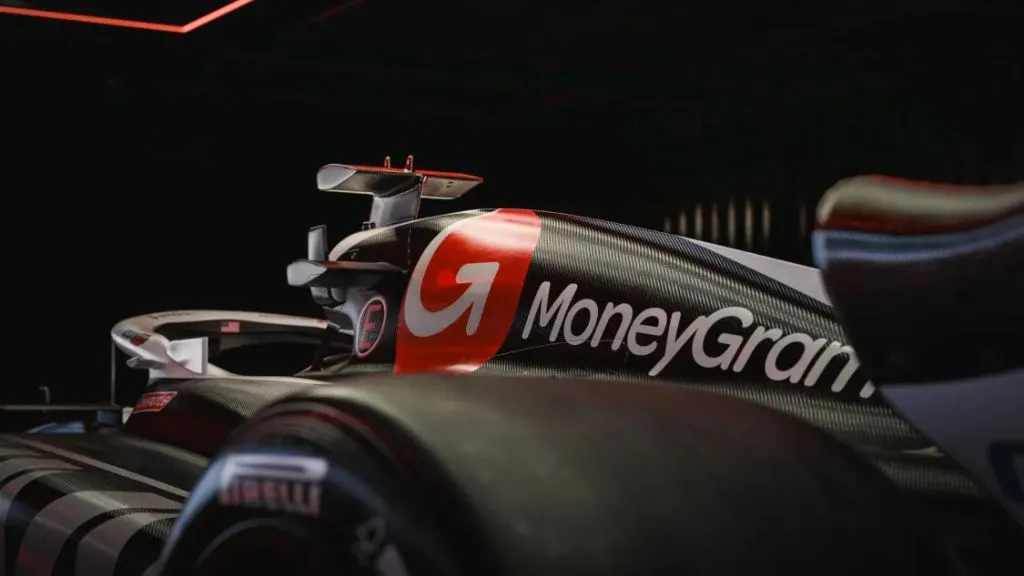 Haas desvenda o novo carro VF-24 para a temporada 2024 da F1