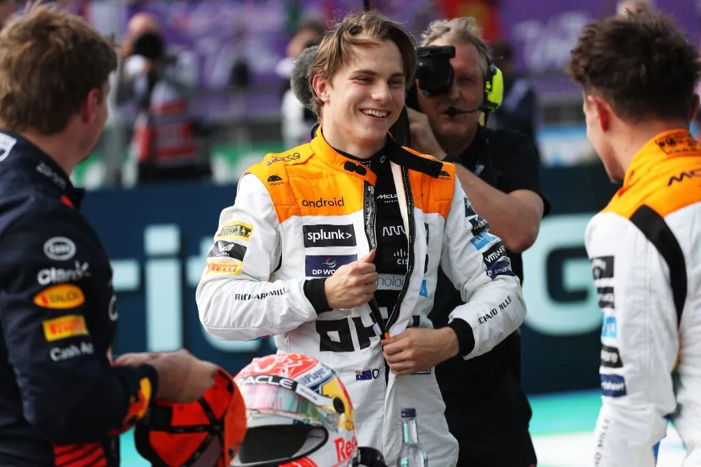 Novato Piastri recebe elogios de Norris por desempenho calmo na F1