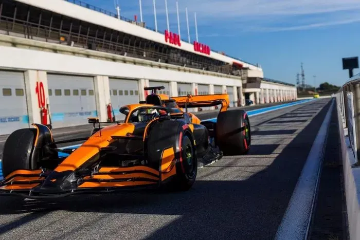 F1: McLaren faz testes com Norris e Piastri em Barcelona com o MCL36