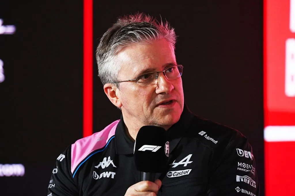 Fry comenta sobre Schumacher: "NÃ£o ficaria surpreso se esses rumores forem verdadeiros"
